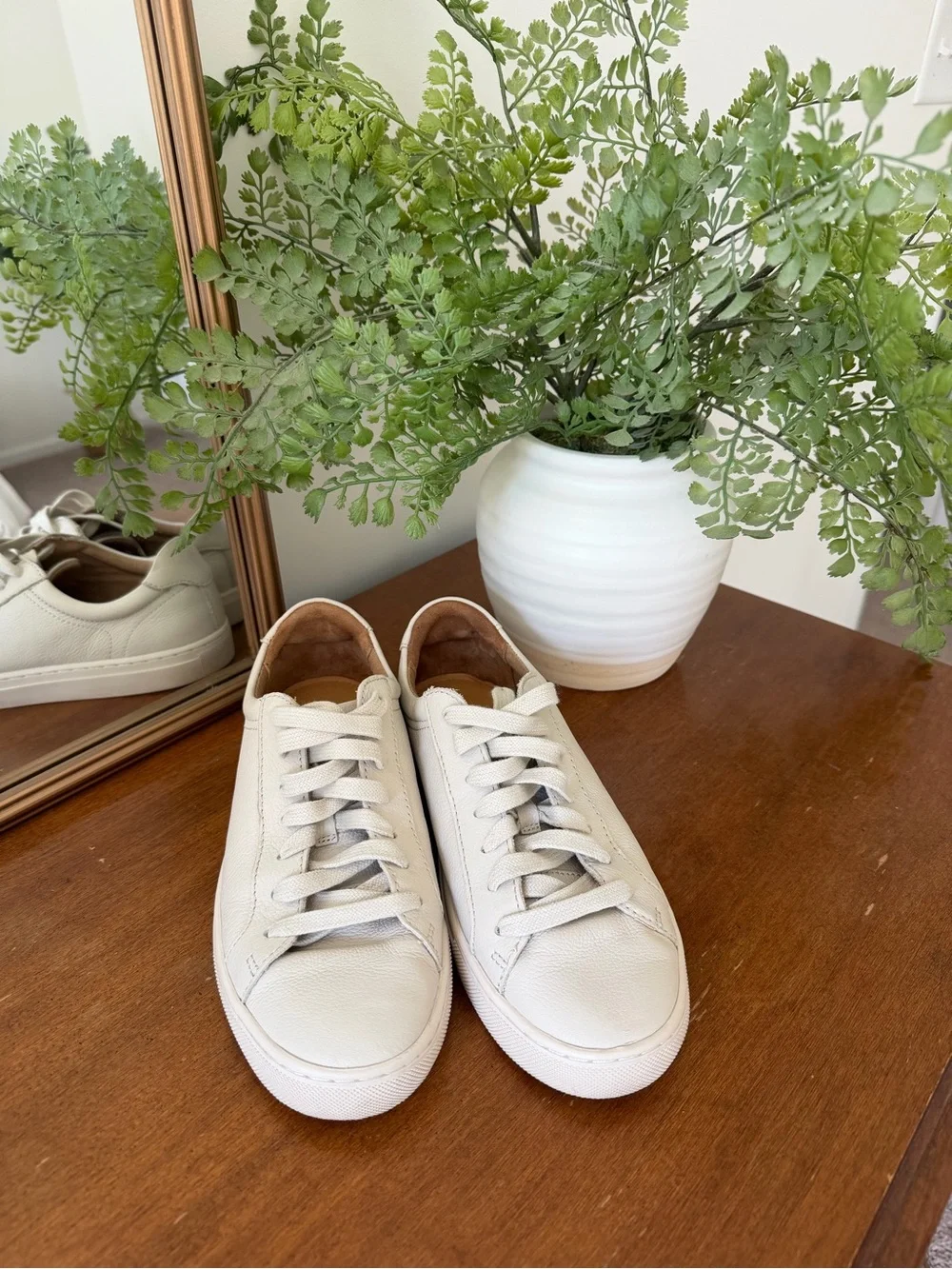 Banana Republic Cream Leather Low-Top Men’s Sneakers